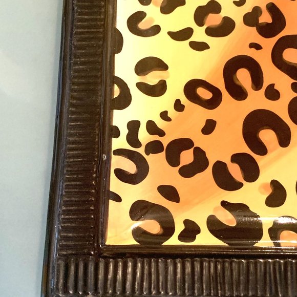 2 Hand painted Leopard Print Serving Plates, 11" and 8" - Picture 3 of 6